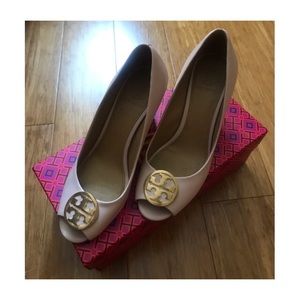 Tory Burch open toe pump in pink